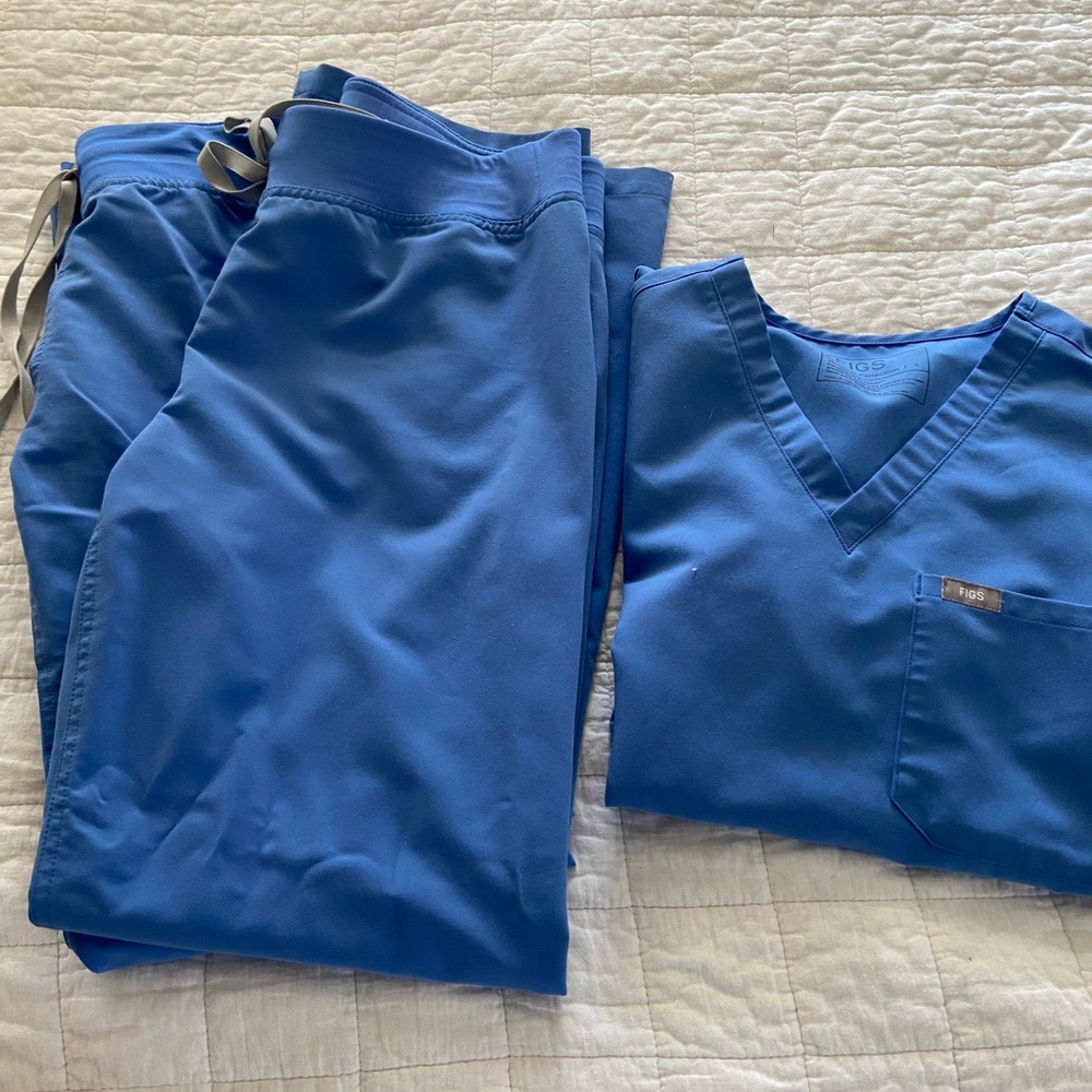 Ceil blue Figs scrubs - size small